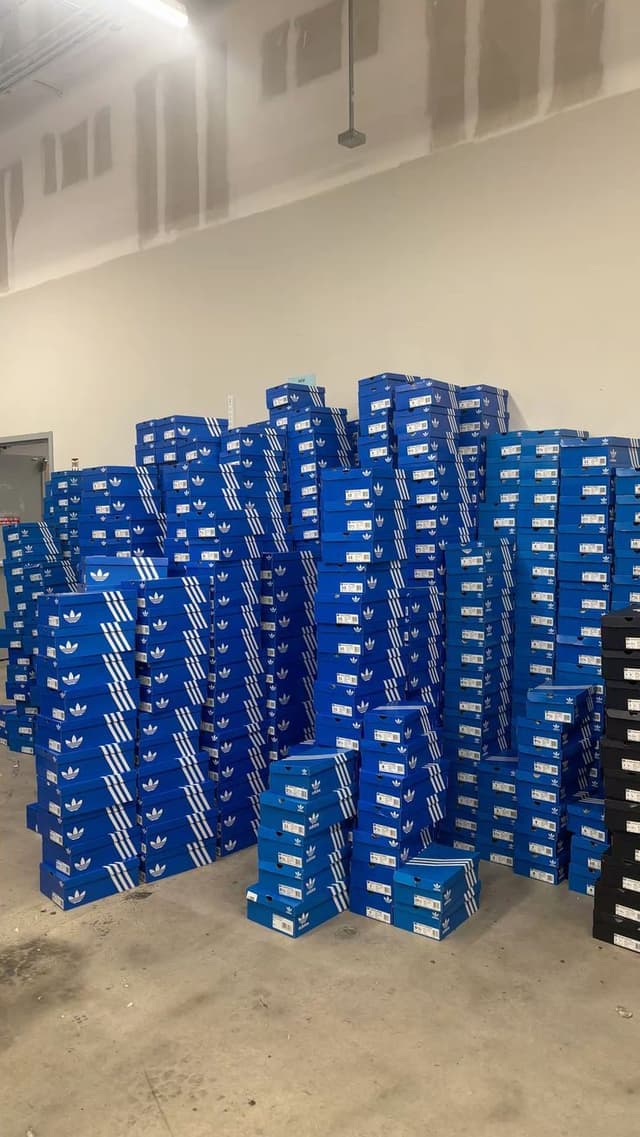 Sport Shoes pallet